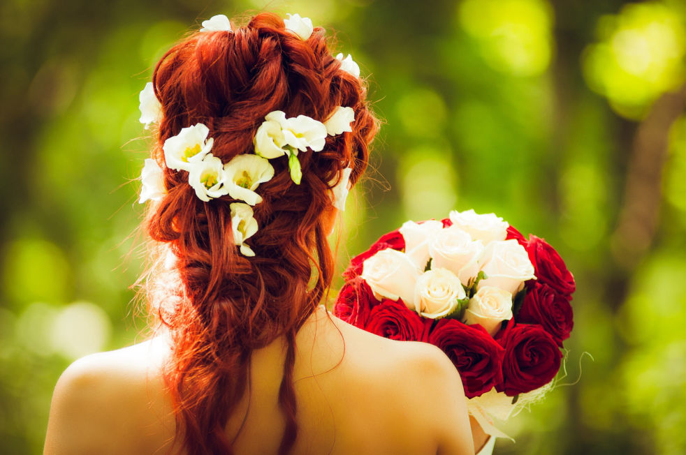 Bouquet da Sposa e acconciatura